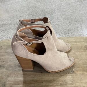 Qupid Beige Heeled Boots